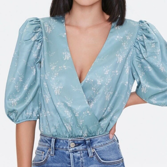 ‼️BOGO‼️ Floral Balloon-Sleeve Bodysuit - Picture 3 of 5